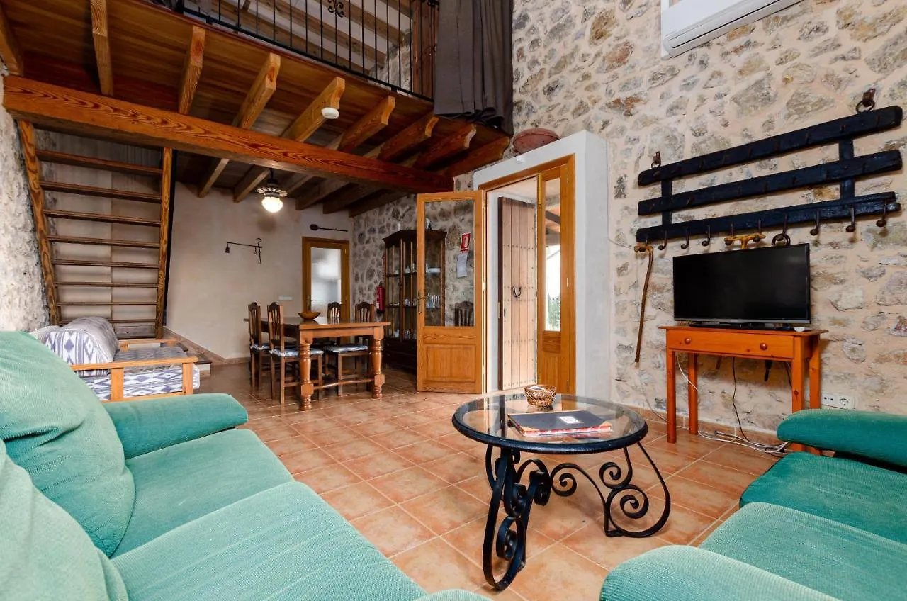 Yourhouse Deulosal, Apartment In Rural House With Pool Maria De La Salut